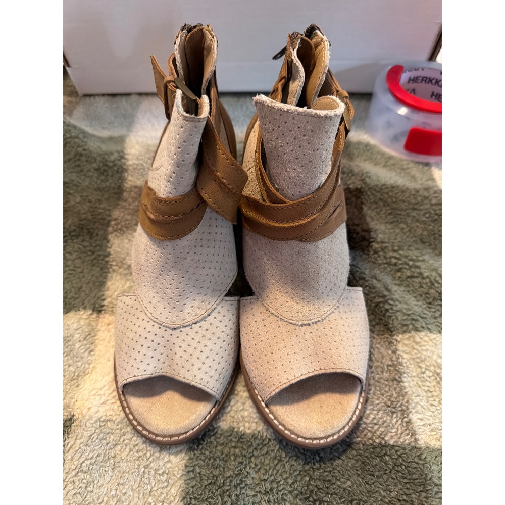 Roan Women Tan Cream Leather Perforated Peep Toe Cutout‎ Block Heel Booties 7